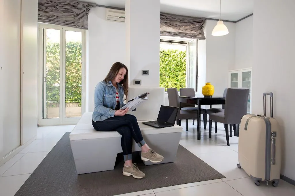 Roma Dreaming Aparthotel Guest house