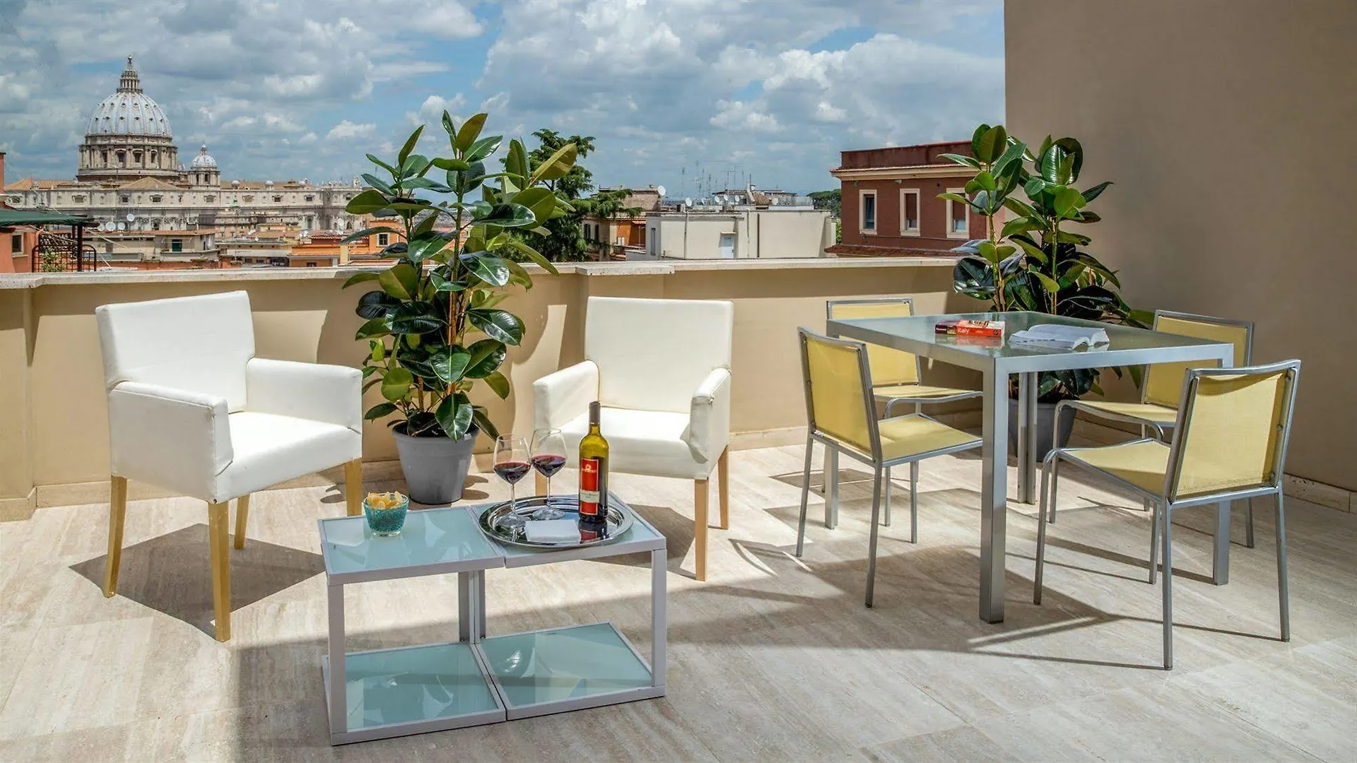 Roma Dreaming Aparthotel 3*, Rome